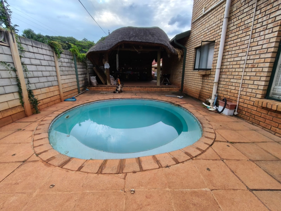 3 Bedroom Property for Sale in Protea Park North West